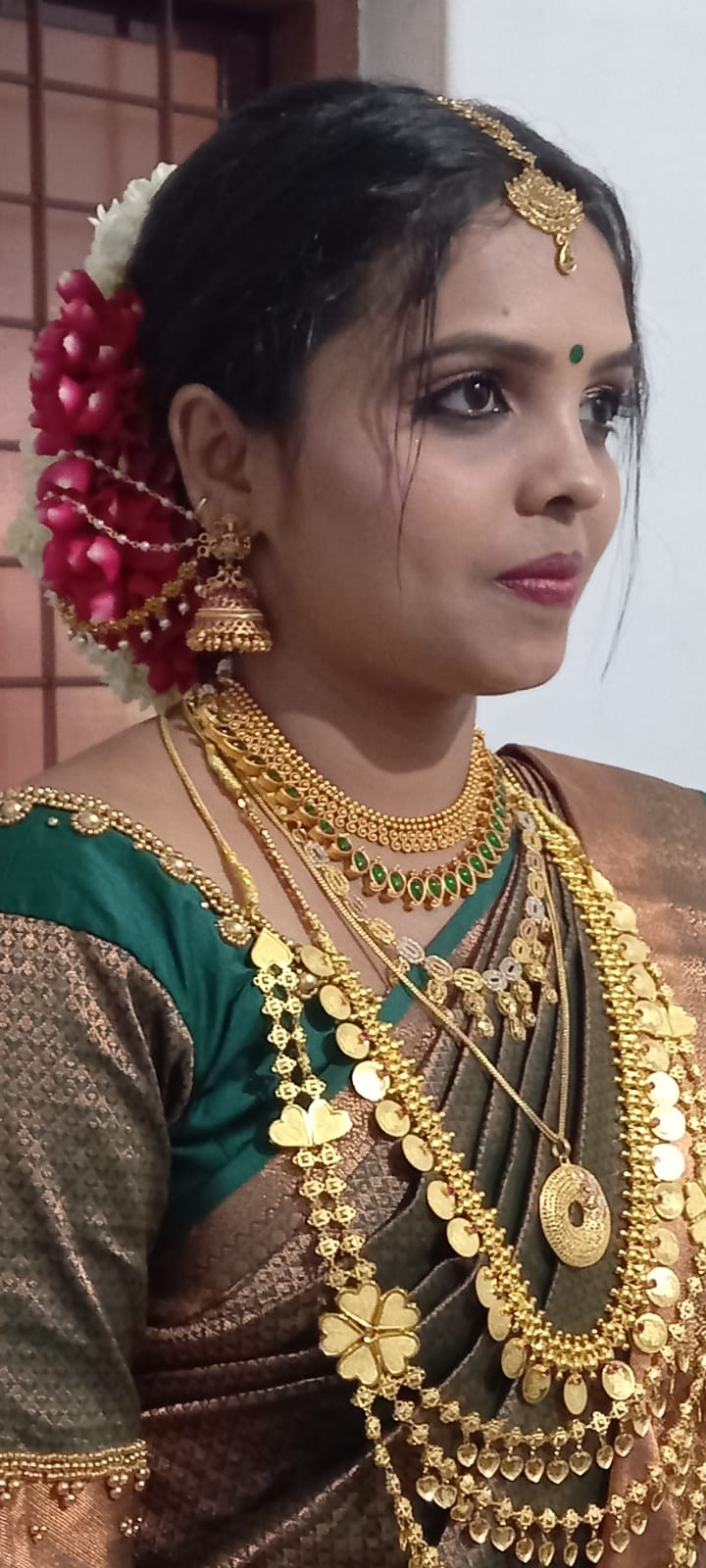 OLIVIA BEAUTY PARLOUR EDAVANNA